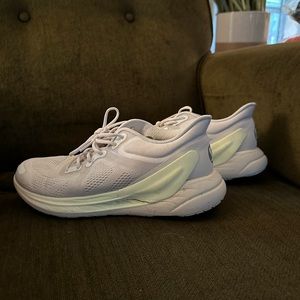 Lululemon Blissfeel Shoes W11